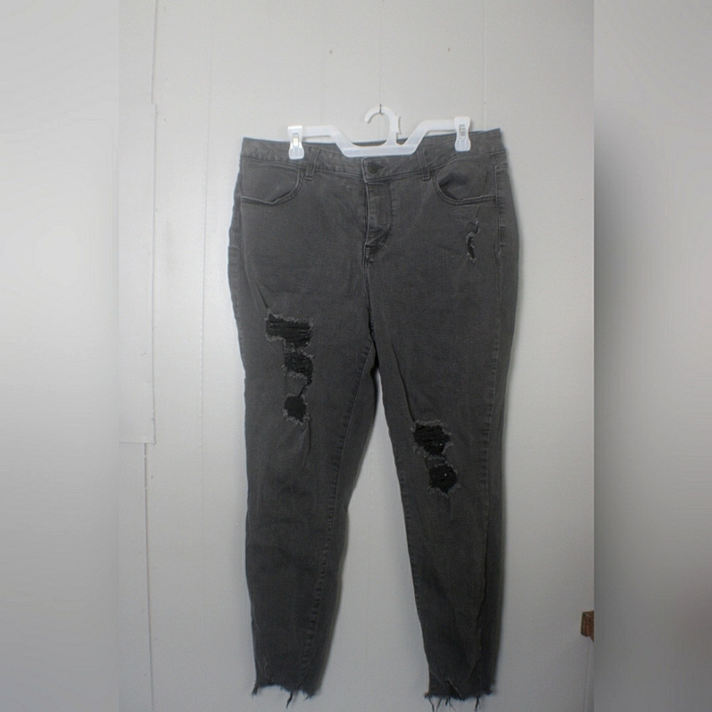 Maurices distressed black high-rise Jeggings